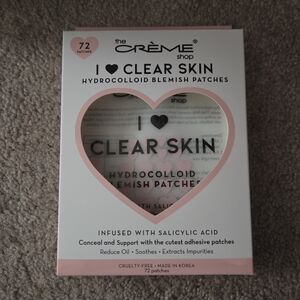 the CRÈME Shop I Heart Clear Skin Hydrocolloid Blemish Patches - Pink